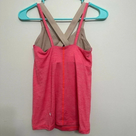 Lululemon women’s 2 in 1 athletic tank. Size 4. - Picture 2 of 6